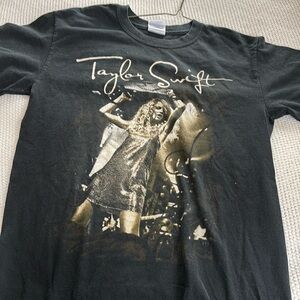 Taylor Swift T shirt